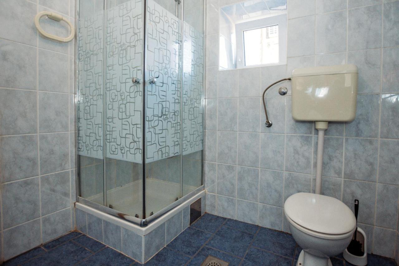 Rooms Emilija Bozava Luaran gambar