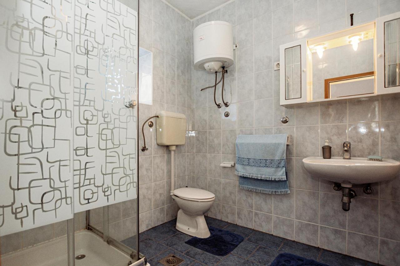 Rooms Emilija Bozava Luaran gambar
