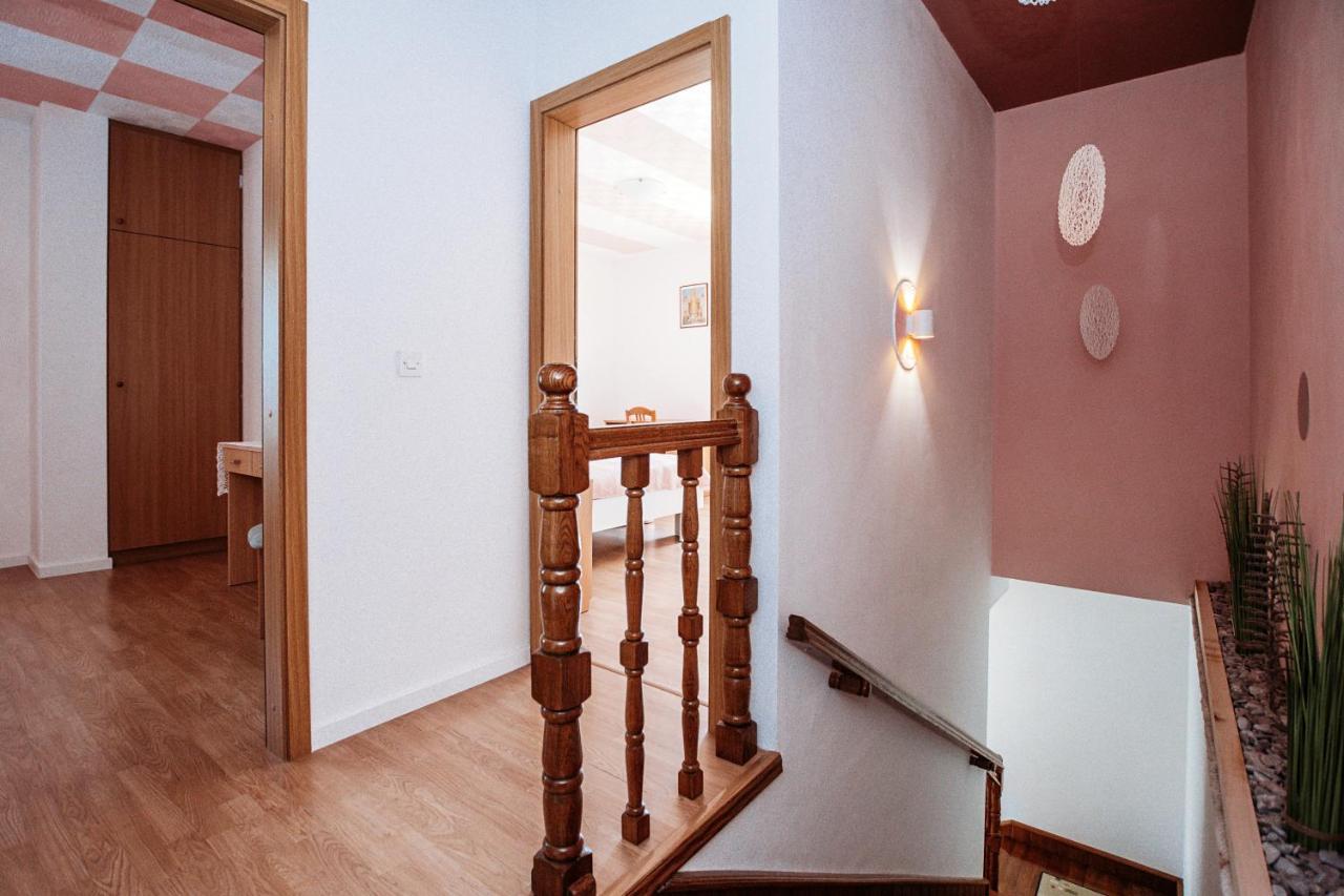 Rooms Emilija Bozava Luaran gambar